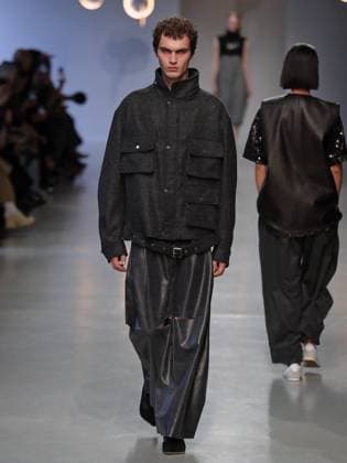 PFW - Niccolo Pasqualetti Runway A model walks the runway during the Niccolo Pasqualetti Womenswear Fall Winter 2025-2026 show as part of Paris Fashion Week at Palais De Tokyo on March 09, 2025 in Paris, France. Photo by Alain-gil Gonzalez ABACAPRESS.COM Paris France  Copyright: xGonzalezxAlain-Gil ABACAx