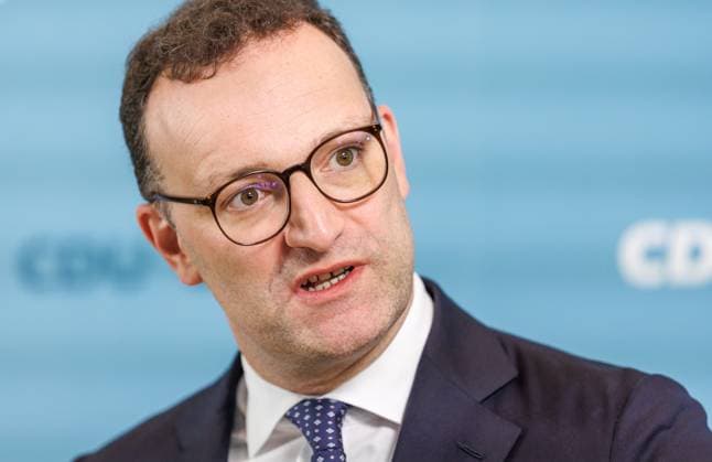 Statement before the parliamentary group meeting of the CDU CSU Jens Spahn, leader of the CDU CSU parliamentary group in the Bundestag, speaks during a statement before the parliamentary group meeting on 20 05 25 in Berlin Berlin Germany Reichstag