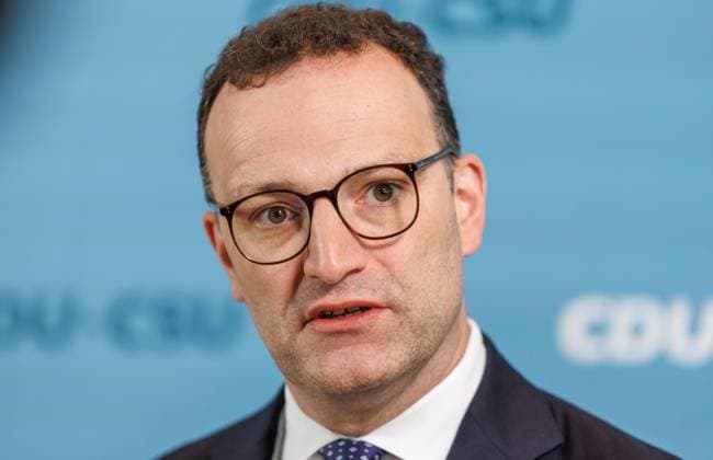 Statement before the parliamentary group meeting of the CDU CSU Jens Spahn, leader of the CDU CSU parliamentary group in the Bundestag, speaks during a statement before the parliamentary group meeting on 20 05 25 in Berlin Berlin Germany Reichstag