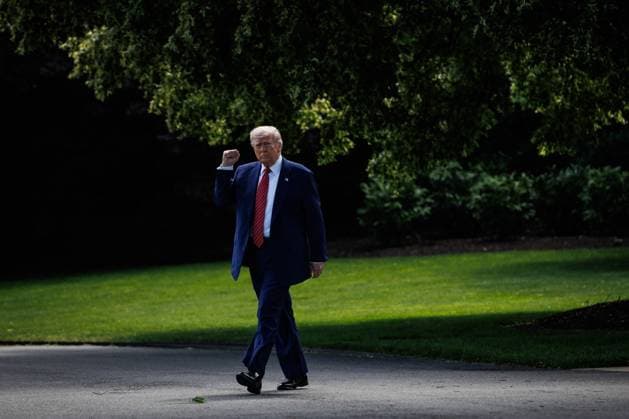 DC: President Trump Departs the White House in Washington President Donald Trump walks across the South Lawn of the White House towards Marine One on May 23, 2025 in Washington, D.C. The President is heading to Trump National Golf Club in Bedminster, New Jersey where he will be spending the weekend. (Photo by Samuel Corum Pool ABACAPRESS.COM) Washington DC United States Copyright: xPool ABACAx