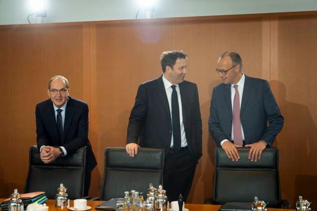 4 Cabinet meeting, Federal Government, Kick-off kick-off pictures, 4 Cabinet meeting, Federal Government, Federal Chancellor, Friedrich Merz Lars Klingbeil, BMF, Federal Minister of Finance, Vice Chancellor, SPD Alexander Dobrindt, BMI, Federal Minister of the Interior, CSU Berlin Berlin GER