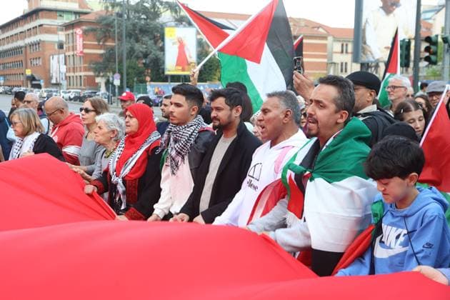 Pro-Palestinian demonstrators march in Italy MILAN, ITALY - APRIL 12: Thousands of demonstrators march at the square while holding Palestinian flags, as they chant for stopping the genocide in Gaza , no displacement of Palestinians and immediate permanent ceasefire , on April 12, 2025 in Milan, Italy. Lombardia Italy. Editorial use only. Please get in touch for any other usage. Copyright: x2025xAnadoluxMichelexNovagax