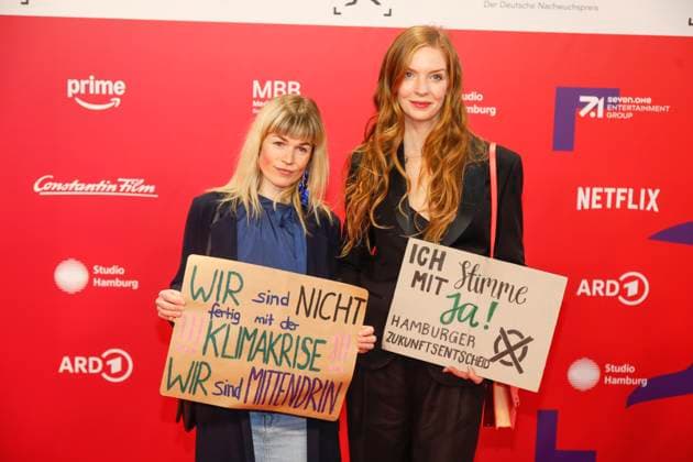First Steps Awards ceremony in Berlin Berlin, 06 10 2025 Laura Fischer and Pheline Roggan at the First Steps Awards ceremony at the Theater des Westens in Berlin Berlin Copyright: xMatthiasxGränzdörferx