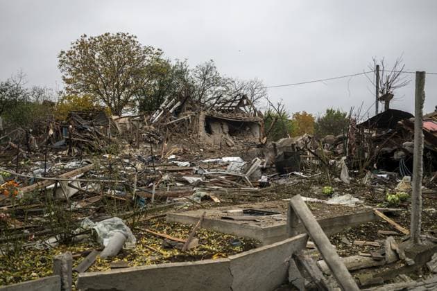Aftermath of Russian attack on Ukraine s Kramatorsk KRAMATORSK, UKRAINE - OCTOBER 09: A view of the destruction and damaged infrastructure aftermath of Russian airstrike on Kramatorsk, Donetsk region, Ukraine on October 09, 2025. During the night and morning of today, October 9, Russian troops shelled Kramatorsk in the Donetsk region with drones, guided bombs (GABs) and Smerch multiple launch rocket systems. In one of the areas, rescuers were extinguishing a fire in private homes. A local resident was injured. Jose Colon Anadolu Kramatorsk Ukraine. Editorial use only. Please get in touch for any other usage. Copyright: x2025xAnadoluxJosexColonx