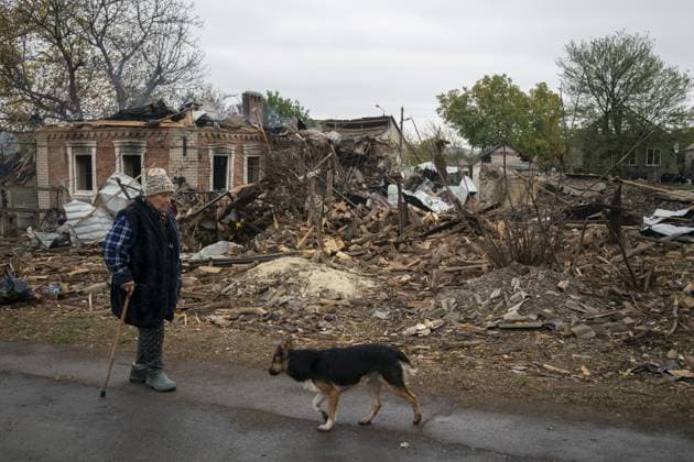 Aftermath of Russian attack on Ukraine s Kramatorsk KRAMATORSK, UKRAINE - OCTOBER 09: Ukrainian residents work on their homes following the Russian airstrike on Kramatorsk, Donetsk region, Ukraine on October 09, 2025. During the night and morning of today, October 9, Russian troops shelled Kramatorsk in the Donetsk region with drones, guided bombs (GABs) and Smerch multiple launch rocket systems. In one of the areas, rescuers were extinguishing a fire in private homes. A local resident was injured. Jose Colon Anadolu Kramatorsk Ukraine. Editorial use only. Please get in touch for any other usage. Copyright: x2025xAnadoluxJosexColonx