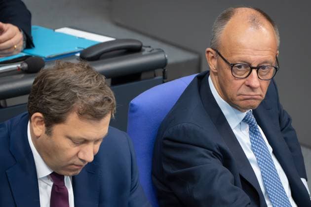 Federal Chancellor Friedrich Merz on the right with his Finance Minister and Vice Chancellor Lars Klingbeil on the government bench in the German Bundestag Session day 23 09 2025 in the German Bundestag , Berlin Berlin Germany Reichstag building