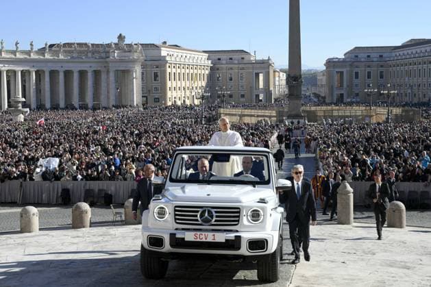 Italy, Rome, Vatican 2025 11 12 Pope Leo XIV during his weekly general audience in St. Peter s Square. Photograph by VATICAN MEDIA Catholic Press Photo RESTRICTED TO EDITORIAL USE - NO MARKETING - NO ADVERTISING CAMPAIGNS.  Copyright: xSimonexRisolutix xipa-agency.netx xVATICANxMEDIA CPPx IPA_Agency_IPA67866028