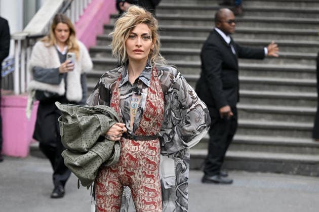 PFW Vivienne Westwood Outside Arrivals Paris Jackson arriving at the Vivienne Westwood show during Fashion Week in Paris, France on March 7, 2026. Photo by Julien Reynaud APS-Medias ABACAPRESS.COM Paris France Copyright: xReynaudxJulien APS-Medias ABACAx