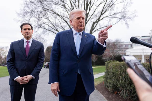 US President Donald J. Trump departs the White House to spend the weekend at Mar-a-Lago United States President Donald J Trump, with US Secretary of State Marco Rubio, responds to a question from the news media as they prepare to board Marine One on the South Lawn of the White House in Washington, DC, USA, 20 March 2026. The President is scheduled to spend the weekend at his Mar-a-Lago Resort in Palm Beach, Florida. Credit: CNP AdMedia Washington District of Columbia United States of America EDITORIAL USE ONLY  Copyright: xx CNPx xAdMediax admphotostwo976655