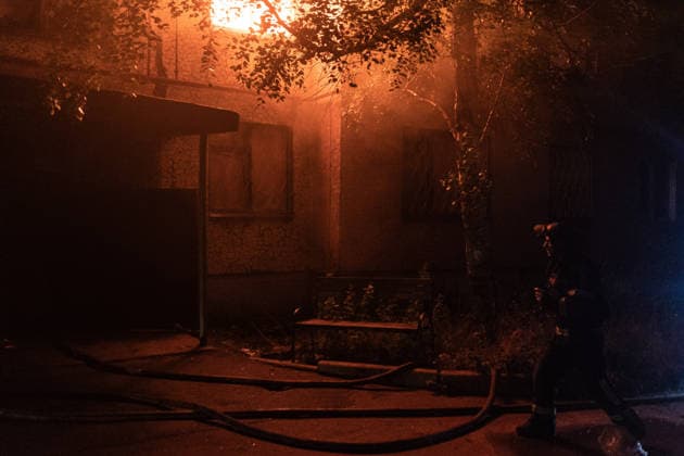 Ukrainian firefighters battle blaze after Russian drone strike in Druzhkivka DRUZHKIVKA, UKRAINE - JUNE 17: Ukrainian firefighters stand outside a residential building damaged by a fire following a Russian drone attack in Druzhkivka, Ukraine, on June 17, 2026. Diego Herrera Carcedo Anadolu Ukraine Donetsk. Editorial use only. Please get in touch for any other usage. Copyright: x2026xAnadoluxDiegoxHerreraxCarcedox