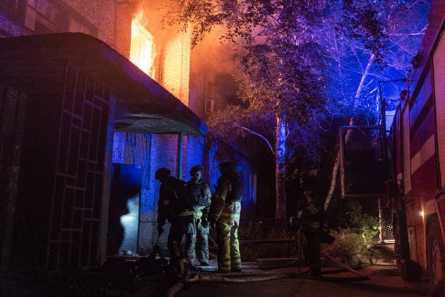 Ukrainian firefighters battle blaze after Russian drone strike in Druzhkivka DRUZHKIVKA, UKRAINE - JUNE 17: Ukrainian firefighters stand outside a residential building damaged by a fire following a Russian drone attack in Druzhkivka, Ukraine, on June 17, 2026. Diego Herrera Carcedo Anadolu Ukraine Donetsk. Editorial use only. Please get in touch for any other usage. Copyright: x2026xAnadoluxDiegoxHerreraxCarcedox