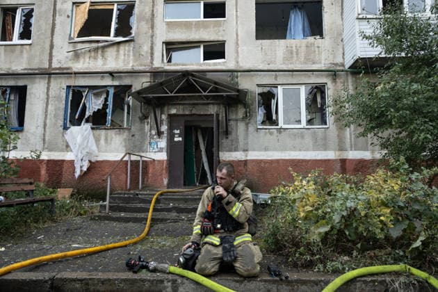 Aftermath of Russian attack on Ukraine s Kramatorsk KRAMATORSK, UKRAINE - AUGUST 18: A firefighter works at a damaged residential building following a Russian airstrike in Kramatorsk, Ukraine, on August 18, 2026. Francisco Richart Anadolu Kramatorsk Ukraine. Editorial use only. Please get in touch for any other usage. Copyright: x2026xAnadoluxFranciscoxRichartx