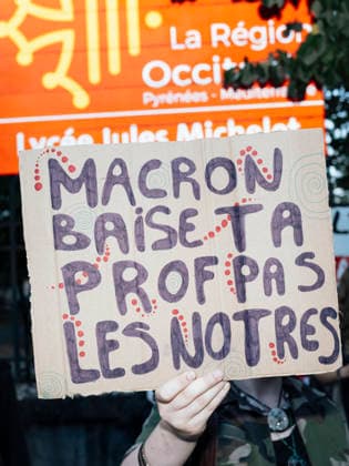 High School Student Protests Spread Across France - Montauban A placard – Macron, sleep with your teacher, not your marks – in front of a sign reading, The Occitanie region. Roadblock and placards outside Michelet Sixth Form College. Blockades at the Bourdelle and Michelet secondary schools in Montauban. The students protest continues this Friday, 2 October, in Occitanie and across all regions of France. In Montauban, police are securing the Antoine Bourdelle secondary school, where several rubbish bins have been set alight. France, Montauban, 2 October 2026. Photo by Patricia Huchot-Boissier ABACAPRESS.COM Montauban OCCITANIE France Copyright: xHuchot-BoissierxPatricia ABACAx