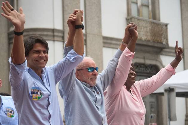 October 2, 2026, Rio De Janeiro, Brazil: RIO DE JANEIRO, BRAZIL, OCTOBER 2, 2026: Brazilian President and presidential candidate Luiz Inacio Lula da Silva leads a campaign march through central Rio de Janeiro, travelling from Candelaria toward Cinelandia as thousands of supporters gather ahead of the first round of Brazil s general election. Lula, who is seeking re-election, used the event to mobilize supporters two days before voters head to the polls on October 4. Rio De Janeiro Brazil - ZUMAq101 20261002_zna_q101_211 Copyright: xMarianaxGreifx