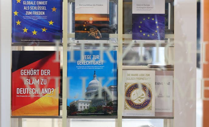 Open Mosque Day in Germany Open Mosque Day in Germany. Books are seen the mosque Bait ur Rehman Moschee in Nuremberg, Germany . October 03rd , 2026 Photo by Davide Elias Copyright: xDavidexEliasx