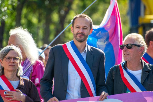 Politics At Paris Pride March - France Sandrine Rousseau and David Belliard attend the Pride Parade to defend the rights of LGBTQ+ individuals, marching from Place d Italie to Bastille in Paris, France on October 3, 2026. Photo by Denis Prezat ABACAPRESS.COM Paris France Copyright: xPrezatxDenis ABACAx