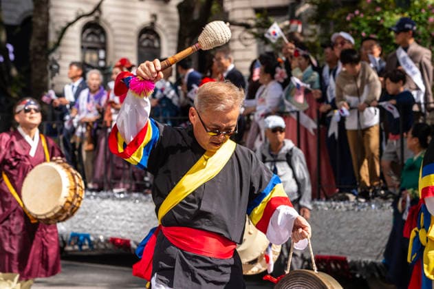 October 3, 2026, New York, New York, USA: Participants at the 2026 NYC Korean Parade play drums in traditional garb. New York USA - ZUMAh214 20261003_znp_h214_045 Copyright: xSDxHerzogx