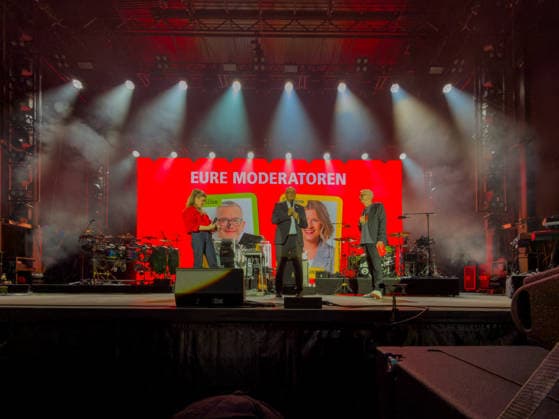 Celebrating German Unity Day in Bremen: German Unity Day 2026 Celebrations, Bremen, October 3, 2026, Bremen, public festival, Fanta Vier concert, illuminations along the Schlachte, light show, Bremen, Germany, October 3, 202 Fanta4 + Illumination HB 3.10.26 LR-6322