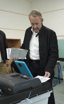 Bakir Izetbegovic casts his vote in Sarajevo SARAJEVO, BOSNIA AND HERZEGOVINA - OCTOBER 4: Bakir Izetbegovic, President of the Party of Democratic Action (SDA) and a candidate for the Presidency of Bosnia and Herzegovina, casts his vote accompanied by his wife, Sebija Izetbegovic, at the polling station located at Nafija Sarajlic Elementary School in Sarajevo, Bosnia and Herzegovina, on October 4, 2026. Samir Jordamovic Anadolu Sarajevo Bosnia and Herzegovina. Editorial use only. Please get in touch for any other usage. Copyright: x2026xAnadoluxSamirxJordamovicx