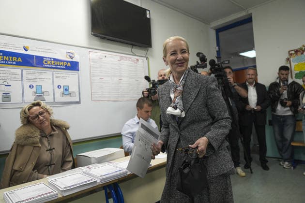 Bakir Izetbegovic casts his vote in Sarajevo SARAJEVO, BOSNIA AND HERZEGOVINA - OCTOBER 4: Bakir Izetbegovic, President of the Party of Democratic Action (SDA) and a candidate for the Presidency of Bosnia and Herzegovina, casts his vote accompanied by his wife, Sebija Izetbegovic, at the polling station located at Nafija Sarajlic Elementary School in Sarajevo, Bosnia and Herzegovina, on October 4, 2026. Samir Jordamovic Anadolu Sarajevo Bosnia and Herzegovina. Editorial use only. Please get in touch for any other usage. Copyright: x2026xAnadoluxSamirxJordamovicx