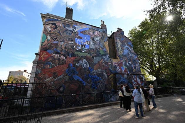 October 4, 2026, London, London, UK: London, UK. A view of The Cable Street Mural on this day marking the 90th anniversary of The Battle of Cable Street created by Dave Binnington, Paul Butler, Ray Walker, and Desmond Rochfort during the years 1979 to 1983, it serves as a tribute to the historic events of the Battle of Cable Street in 1936. London UK  - ZUMAl94_ 20261004_zaf_l94_024 Copyright: xRayxTangx