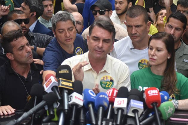 RIO DE JANEIRO, RJ - 04.10.2026: 2026 ELECTIONS IN RIO DE JANEIRO - Flavio Bolsonaro votes in Rio de Janeiro this Sunday, October 4th, election day for President of Brazil. x3024765x  CristianexMota