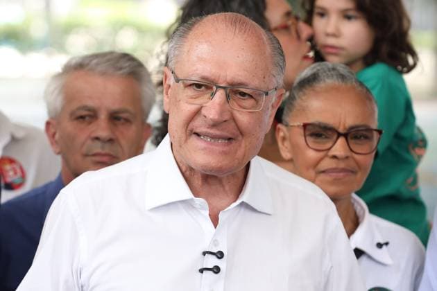 Geraldo Alckmin votes at a school in the southern zone of Sao Paulo. Vice-President of the Republic of Brazil and candidate for re-election, Geraldo Alckmin (PSB) votes at Colegio Santo Americo, in the southern zone of Sao Paulo, this Sunday, October 4, 2026. SAO PAULO BRAZIL BRA Copyright: xMARINAxUEZIMAx