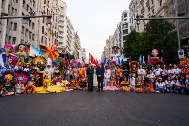 Ayuso Attends the Hispanic Heritage Parade in Madrid Group photo taken during the Hispanic Heritage Parade on October 4, 2025, in Madrid, Spain. For the third consecutive year, the Hispanic Heritage Parade wound its way down Gran Vía, with the largest display to date. Twenty countries from the Americas, plus the United States, Equatorial Guinea, the Philippines, Guam, and the Northern Mariana Islands, were the stars of this year’s event. OCTOBER 4, 2026 Madrid, Spain  Copyright: xMatiasxChiofalox 7820170