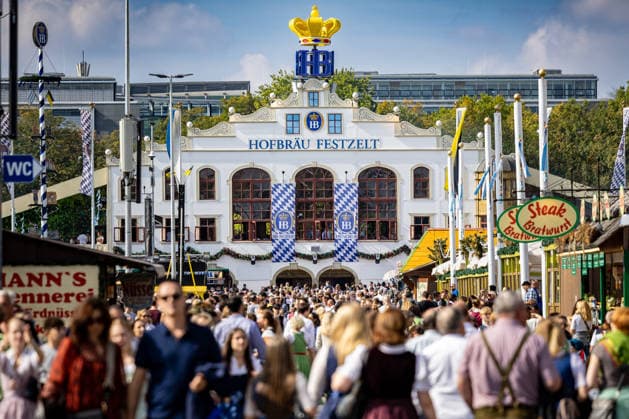 Oktoberfest 2026 in Munich, October 4, 2026: The Hofbräu Festzelt at Oktoberfest, filled with visitors on the festival grounds on the last Sunday of the Wiesn. The 191st Oktoberfest took place in 2026 from September 19 to October 4 at the Theresienwiese. The Munich Oktoberfest is one of th