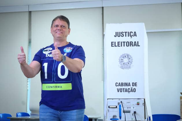 Sao Paulo State Governor candidate Tarcisio de Freitas casts ballot in Sao Paulo SAO PAULO, BRAZIL - OCTOBER 4: Sao Paulo State Governor and candidate for re-election, Tarcisio de Freitas (Republicanos), casts his vote at Colegio Miguel de Cervantes in the Morumbi neighborhood of Sao Paulo, Brazil on October 4, 2026. Julia Ju Anadolu Sao Paulo Brazil. Editorial use only. Please get in touch for any other usage. Copyright: x2026xAnadoluxJuliaxJux