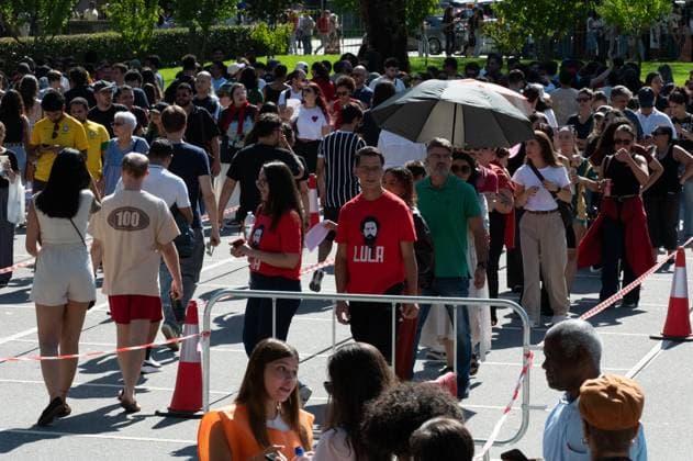 RECORD DATE NOT STATED Elections in the city of Porto, Portugal, 2026. Porto (Portugal), October 4, 2026 - Politics Elections 2026 Voting - Voters arrive to vote in Porto at ISEP, the third largest Brazilian polling station abroad, in the city of Porto, Portugal, this Sunday, October 4, 2026.(Foto: Andre Ribeiro Thenews2 imago images) Elections in the city of Porto, Portugal, 2026. Copyright: xAndrexRibeirox