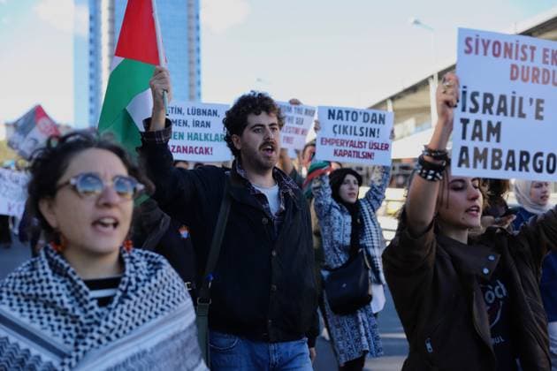 Pro-Palestinian Protesters March Through Istanbul ISTANBUL, TURKIYE, OCTOBER 4, 2026: Demonstrators from left-wing and socialist organizations march from Taksim toward Dolmabahce in Istanbul in solidarity with Palestinians. Participants carried Palestinian flags and chanted slogans while protesting Israel™s military operations in Gaza and calling attention to the humanitarian situation facing Palestinians. Istanbul Türkiye Copyright: x xDilaraxAcikgozx xJNAxPressx