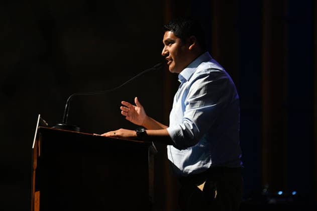 October 4, 2026, Bakersfield, California, USA: Bakersfield, California, U.S. - US Congressional candidate from the Central Valley spoke at the rally. Bernie Sanders hosted a Fighting Oligarchy rally in Bakersfield Calif. Sunday afternoon. Bakersfield USA - ZUMAw332 20261004_aap_w332_013 Copyright: xNealxWatersx