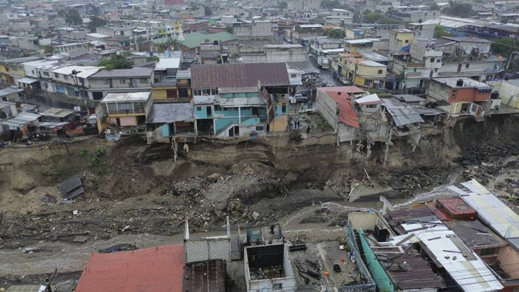 Heavy rains linked to El Nino trigger severe land collapse in Guatemala SAN MIGUEL PETAPA, GUATEMALA - OCTOBER 04: The Pinula River surges following relentless rainfall linked to the El Nino phenomenon, triggering severe erosion and the collapse of homes in the Villa Hermosa I neighborhood of San Miguel Petapa, Guatemala on October 04, 2026. Official reports indicate extensive structural damage and continuous land loss, exacerbating years of riverbank erosion and placing neighboring residential properties at critical risk as heavy precipitation and scouring persist. Luis Vargas Anadolu San Miguel Petapa Guatemala. Editorial use only. Please get in touch for any other usage. Copyright: x2026xAnadoluxLuisxVargasx