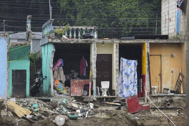 Heavy rains linked to El Nino trigger severe land collapse in Guatemala SAN MIGUEL PETAPA, GUATEMALA - OCTOBER 04: The Pinula River surges following relentless rainfall linked to the El Nino phenomenon, triggering severe erosion and the collapse of homes in the Villa Hermosa I neighborhood of San Miguel Petapa, Guatemala on October 04, 2026. Official reports indicate extensive structural damage and continuous land loss, exacerbating years of riverbank erosion and placing neighboring residential properties at critical risk as heavy precipitation and scouring persist. Luis Vargas Anadolu San Miguel Petapa Guatemala. Editorial use only. Please get in touch for any other usage. Copyright: x2026xAnadoluxLuisxVargasx