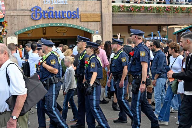 Politzsten at the 191st Oktoberfest in 2026 at the Theresienwiese in Munich, October 4, 2026 Foto:xB.xSaarx xFuturexImagex oktoberfest_6021
