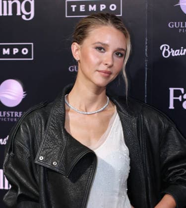 October 4, 2026, New York, Ny, United States: Isabel May attends the New York Premiere of Falling . Held at The SAG-AFTRA Foundation Robin Williams Center in New York. Zuma Press. October 4, 2026. New York United States - ZUMAp281 20261004_zea_p281_001 Copyright: xPhotoxImagexPressx