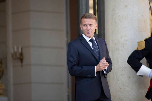 Emmanuel Macron Welcomes Benin President Romuald Wadagni - Paris French President Emmanuel Macron at the Elysee Palace in Paris on October 5, 2026. Photo by Eliot Blondet ABACAPRESS.COM Paris Ile-de-France France Copyright: xBlondetxEliot ABACAx