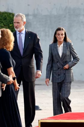 The King and Queen s State Visit to Finland Begins King Felipe VI and Queen Letizia during the ceremonial send-off held at the airport prior to their state visit to Finland, on October 5, 2026, in Madrid, Spain. The state visit to Finland will take place October 5–7, with visits to Helsinki and Rovaniemi. KING AND QUEEN’S STATE VISIT, ANTONIO GUTIÉZ AIRPORT, Madrid, Spain Copyright: xAntonioxGutià rrezx 7821924