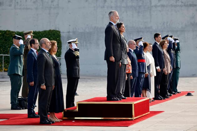 The King and Queen s State Visit to Finland Begins King Felipe VI and Queen Letizia during the ceremonial send-off held at the airport prior to their state visit to Finland, on October 5, 2026, in Madrid, Spain. The state visit to Finland will take place October 5–7, with stops in Helsinki and Rovaniemi. KING AND QUEEN’S STATE VISIT, ANTONIO GUTIÉZ AIRPORT, Madrid, Spain Copyright: xAntonioxGutià rrezx 7821930