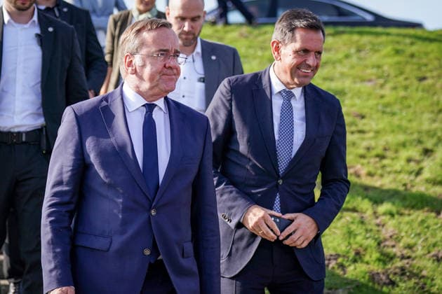 Germany, Emden: Federal Minister of Defense Boris Pistorius (left) and Lower Saxony’s Minister President Olaf Lies (right) at the press conference announcing the decision to establish a second German Navy base on the North Sea coast; Emden will be the site of the new naval base Copyright: xJOERANxSTEINSIEKx