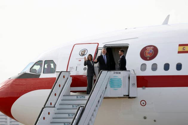 The King and Queen Begin Their State Visit to Finland Queen Letizia and King Felipe VI during the ceremonial send-off held at the airport prior to their state visit to Finland, on October 5, 2026, in Madrid, Spain. The state visit to Finland will take place October 5–7, with stops in Helsinki and Rovaniemi. STATE VISIT KING AND QUEEN AIRPORT Antonio Gutiérrez Madrid, Madrid, Spain Copyright: xAntonioxGutià rrezx 7821970