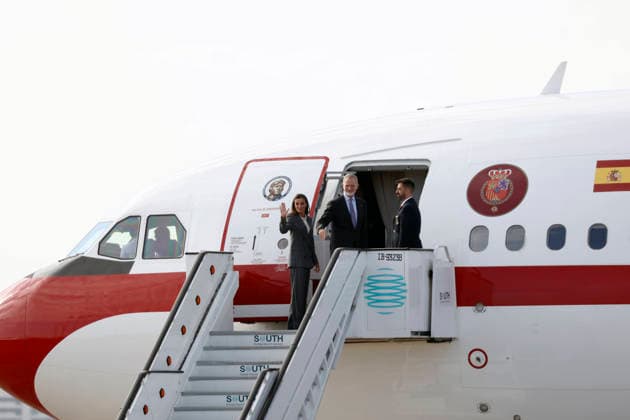 The King and Queen Begin Their State Visit to Finland Queen Letizia and King Felipe VI during the ceremonial send-off held at the airport prior to their state visit to Finland, on October 5, 2026, in Madrid, Spain. The state visit to Finland will take place October 5–7, with stops in Helsinki and Rovaniemi. STATE VISIT KING AND QUEEN AIRPORT Antonio Gutiérrez Madrid, Madrid, Spain Copyright: xAntonioxGutià rrezx 7821971