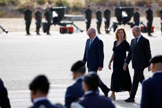 The King and Queen Begin Their State Visit to Finland I D The Government Delegate for the Community of Madrid, Francisco Martín, the President of the Congress, Francina Armengol, and the President of the Senate, Pedro Rollán, during the ceremonial send-off held at the airport ahead of their state visit to Finland, on October 5, 2026, in Madrid, Spain. The state visit to Finland will take place October 5–7, with visits to Helsinki and Rovaniemi. STATE VISIT KING AND QUEEN AIRPORT Antonio Gutiérrez Madrid, Madrid, Spain  Copyright: xAntonioxGutiÃ rrezx 7821979