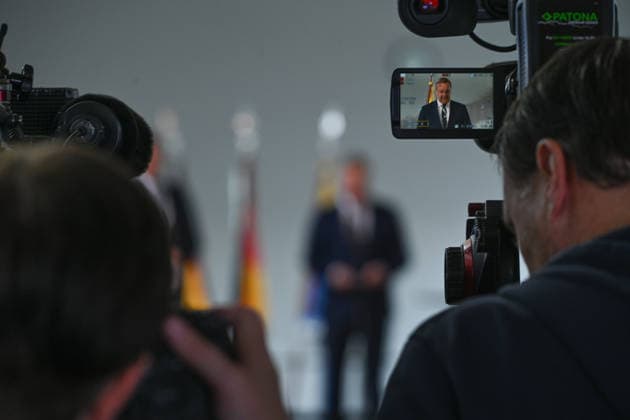 Navy to Get New Port in Emden Boris Pistorius (SPD), Federal Minister of Defense, speaks at a press conference at the Knock Main Pumping Station; standing next to him is Olaf Lies (SPD), Minister-President of Lower Saxony Boris Pistorius (SPD) announced today that a new nav Copyright: xdiebildwerftx