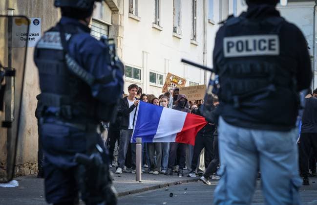 High School Students Protest PHOTOPQR SUD OUEST sounalet sounalet Jean Christophe Sounalet La Rochelle October 5, 2026 on October 5, 2026 High School Students Protest at Dautet High School and Place Verdun, France Fires have broken out at several schools in France, as students protest by blocking access to educational institutions nationwide over school funding and learning conditions La Rochelle CHARENTE MARITIME France  Copyright: xPHOTOPQR SUDxOUEST MAXPPPxJean-ChristophexSounaletx 20261005SDO9990 20261005SDO9990