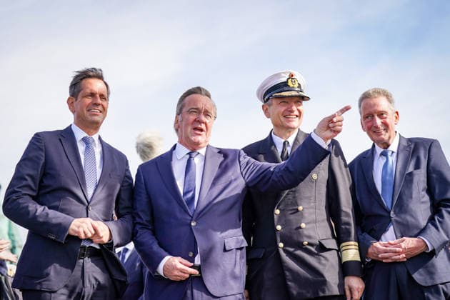 Germany, Emden: Lower Saxony’s Minister-President Olaf Lies, Federal Minister of Defense Boris Pistorius, Vice Admiral Wilhelm Tobias Abry, Inspector General of the Navy, and Emden’s First Deputy Mayor Horst Jahnke (from left) at the press conference announcing the decision to locate the new naval base in Emden. G Copyright: xJOERANxSTEINSIEKx