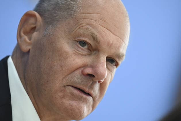 South-North Commission co-chairs hold press conference in Berlin BERLIN, GERMANY - OCTOBER 05: Former German Chancellor Olaf Scholz, co-chair of the North-South Development Policy Commission (ENSK), attends a joint press conference with former Costa Rican President and ENSK co-chair Laura Chinchilla Miranda at the Federal Press House in Berlin, Germany, on October 05, 2026. Halil Sagirkaya Anadolu Berlin Germany. Editorial use only. Please get in touch for any other usage. Copyright: x2026xAnadoluxHalilxSagirkayax