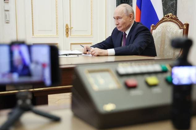 Russia Putin Educational Complex 9257871 05.10.2026 Russian President Vladimir Putin attends via video link a meeting marking the opening of the Point of the Future educational complex in the settlement of Zhatay, Republic of Sakha (Yakutia), at the Kremlin in Moscow, Russia. Vyacheslav Prokofiev Sputnik Moscow Russia Copyright: xVyacheslavxProkofievx