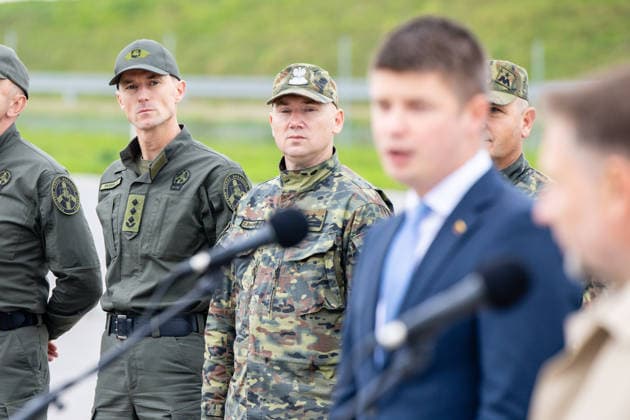 The meeting between Martynas Katelynas and Marcin Kierwinski at the Budzisko Border Control Point on October 5, 2026, in Budzisko  Copyright: xTeodorasxBiliÅ«nas BNSx